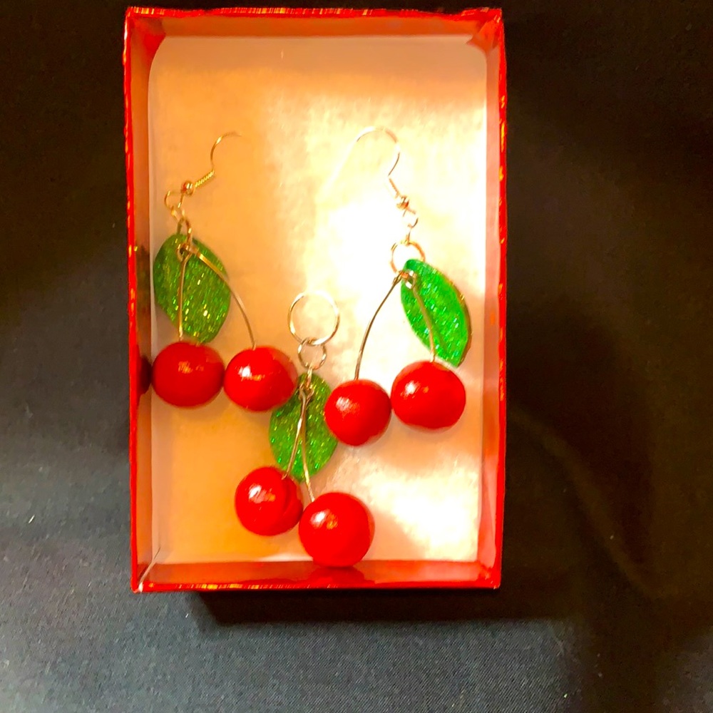 Hand made clay Cherrie 🍒 earrings & pendent! 🍒❤️